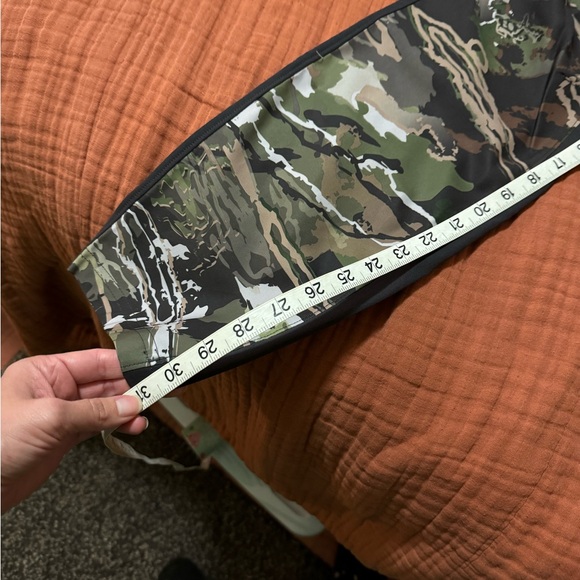 Under Armour camouflage outdoor pant - Picture 7 of 7